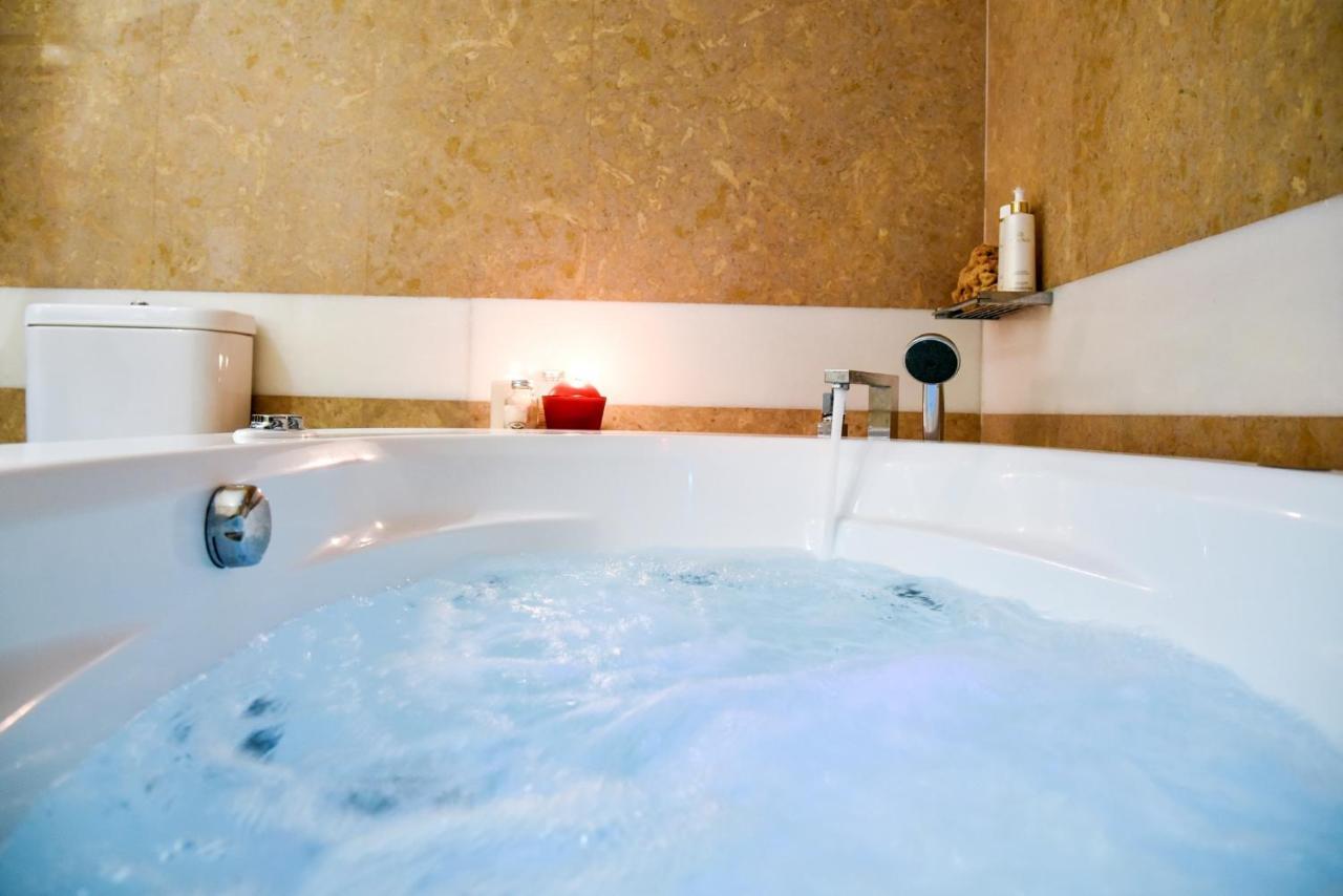Kolonaki Urban Chic Apartment Athena Bagian luar foto